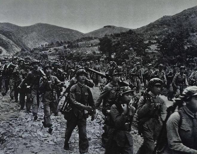 非常意外2009年开会时所用的茶杯是一个吃完的罐头瓶子(图7)