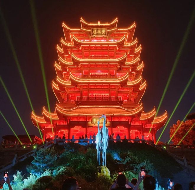 狮子精品夏令营 探访武汉大学、华中科大参观黄鹤楼、湖北省博物馆春假爆款武汉名校夏令营开启报名(图6)